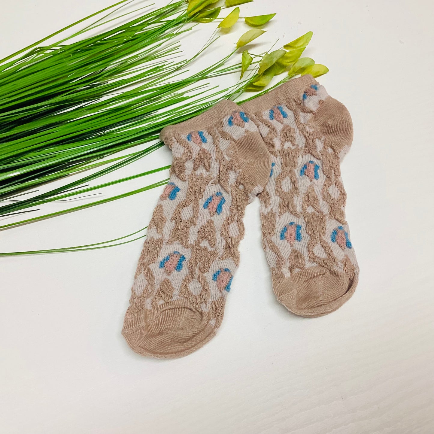 TEXTURED FLORAL VINTAGE SOCKS