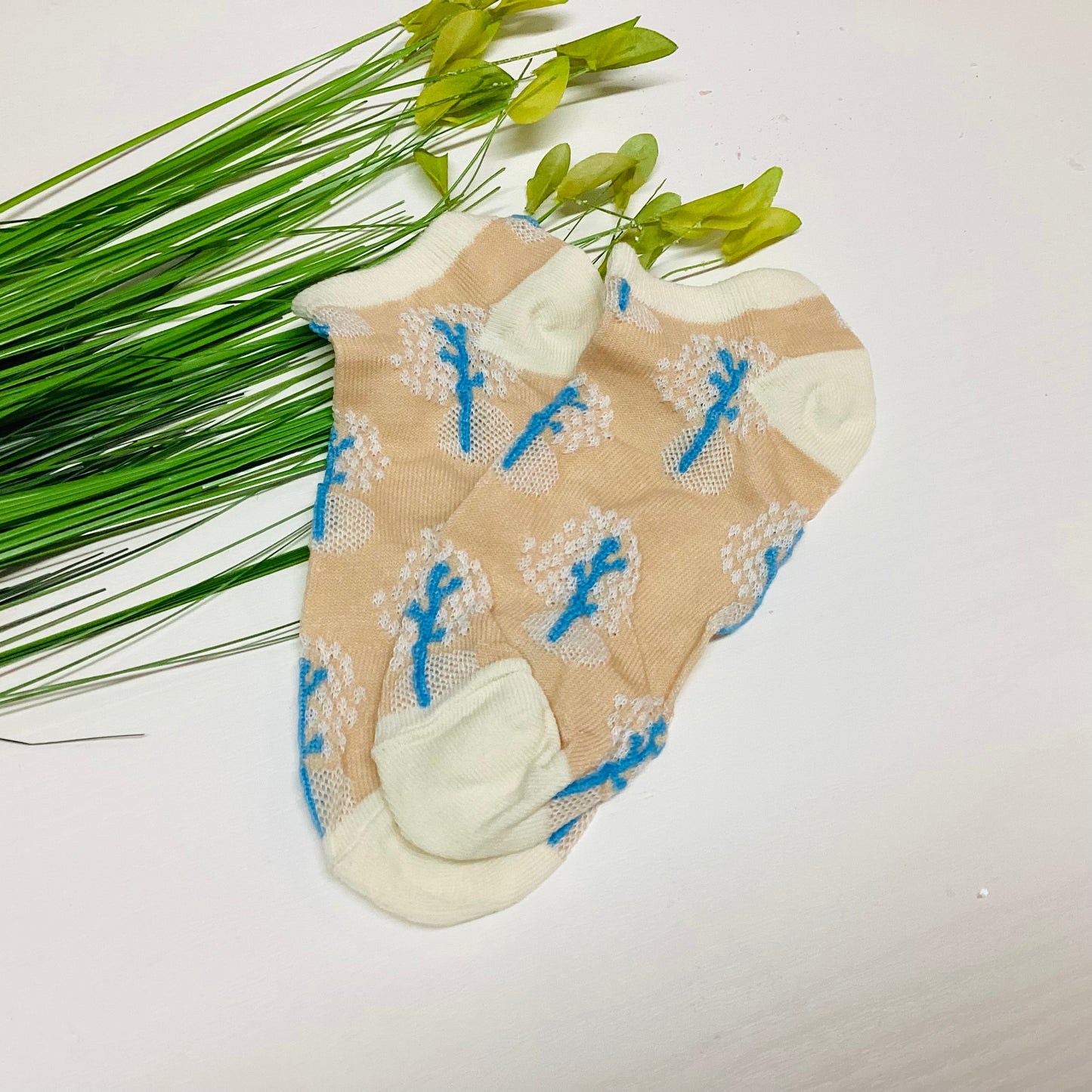 TEXTURED FLORAL VINTAGE SOCKS