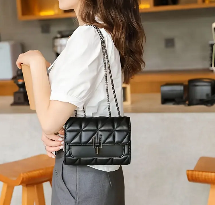 FLATTER YOUR PURSE