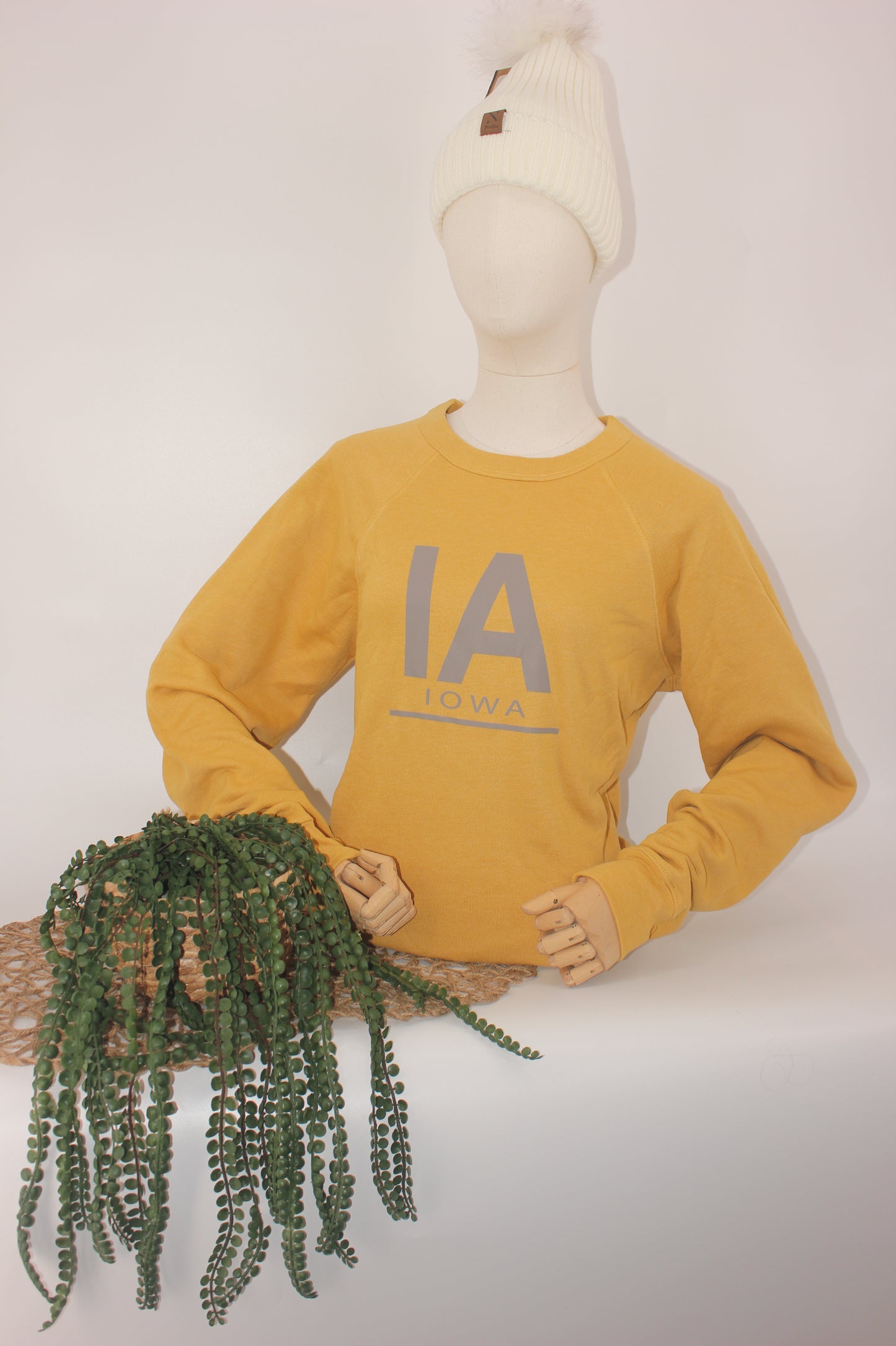 IA HOME CREW SWEATSHIRT