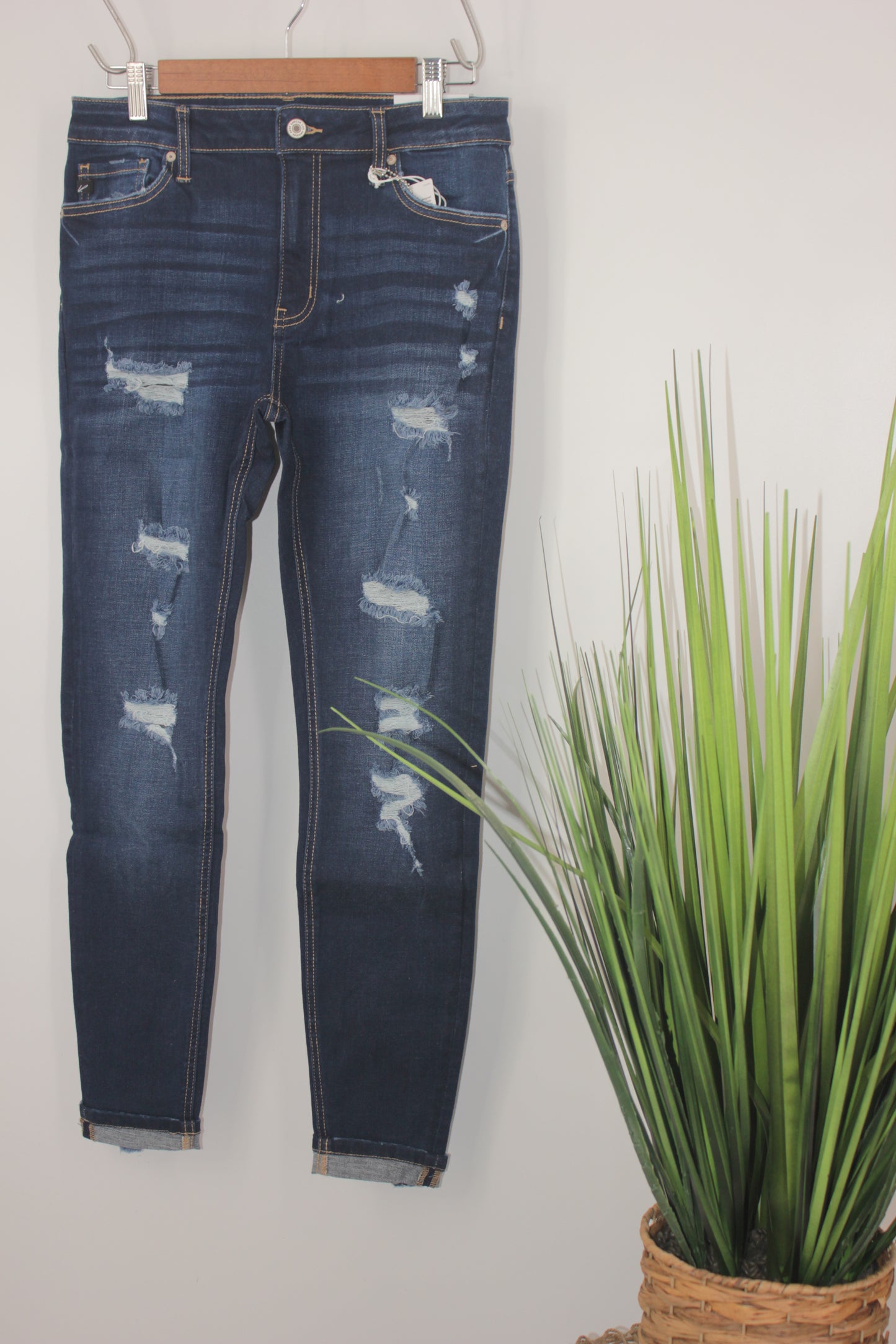 MID RISE CUFFED ANKLE SKINNY