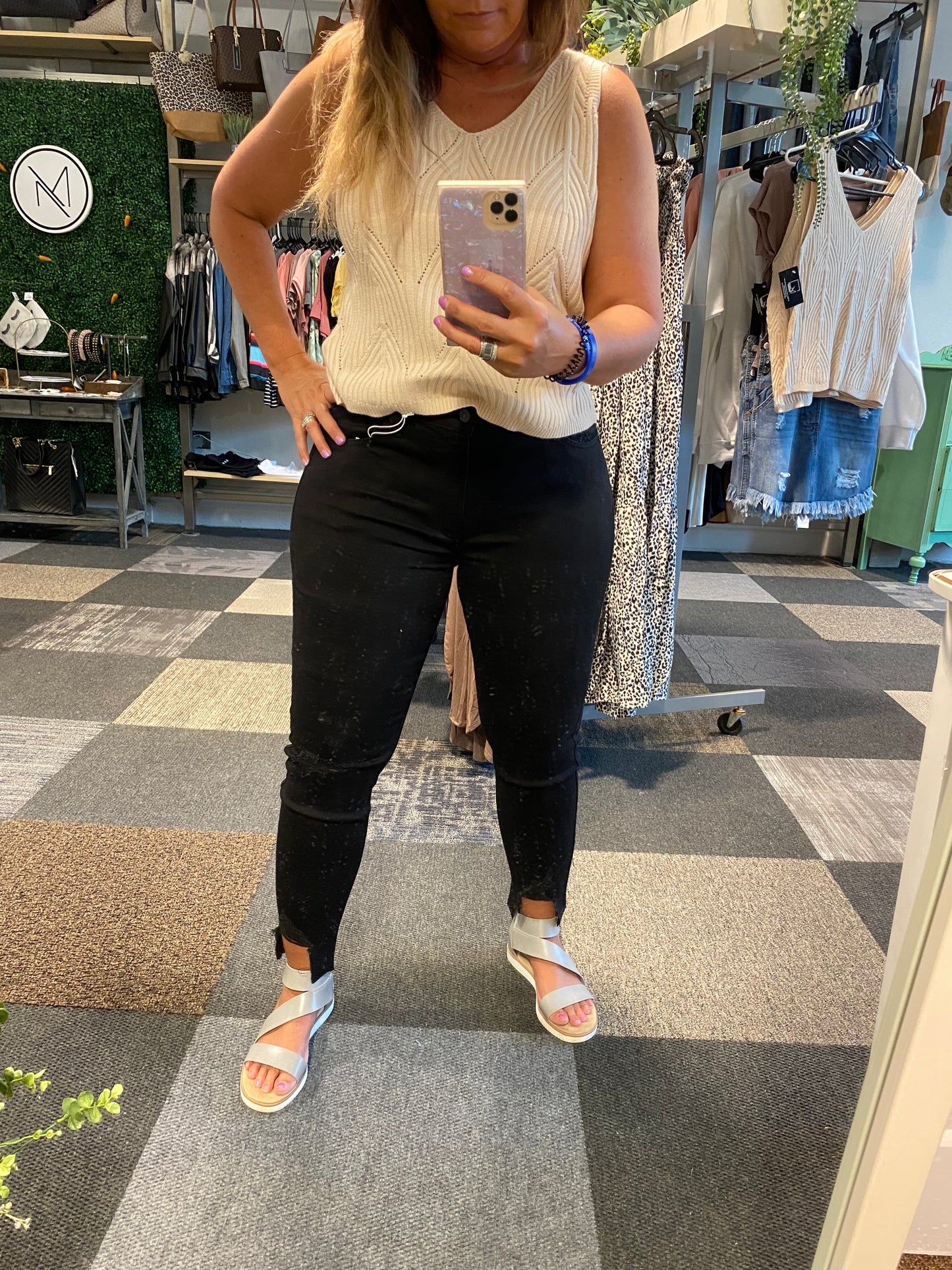 KANCAN ALL BLACKED OUT