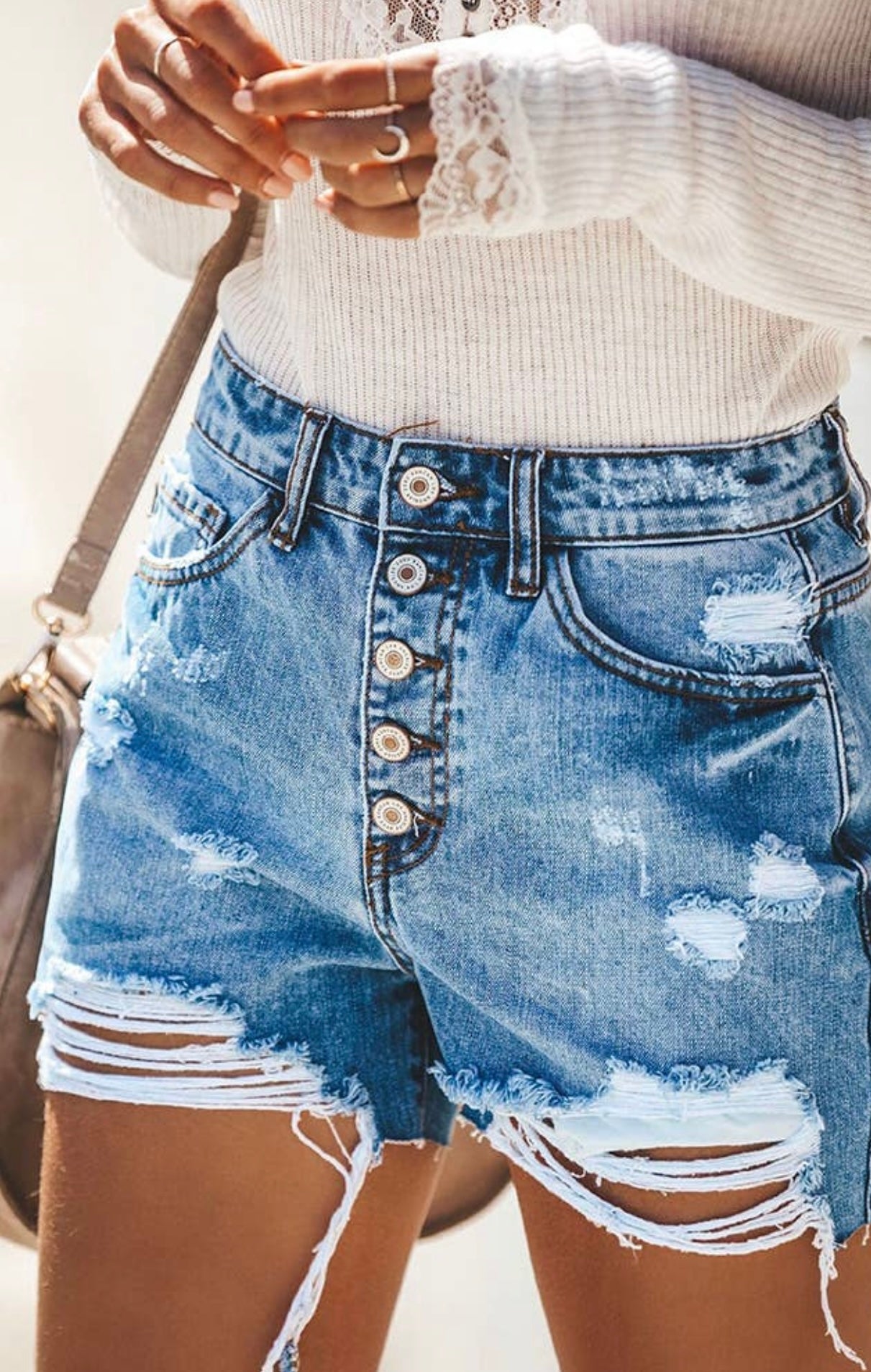 DOUBLE DUTY DISTRESSED FRAYED SHORTS