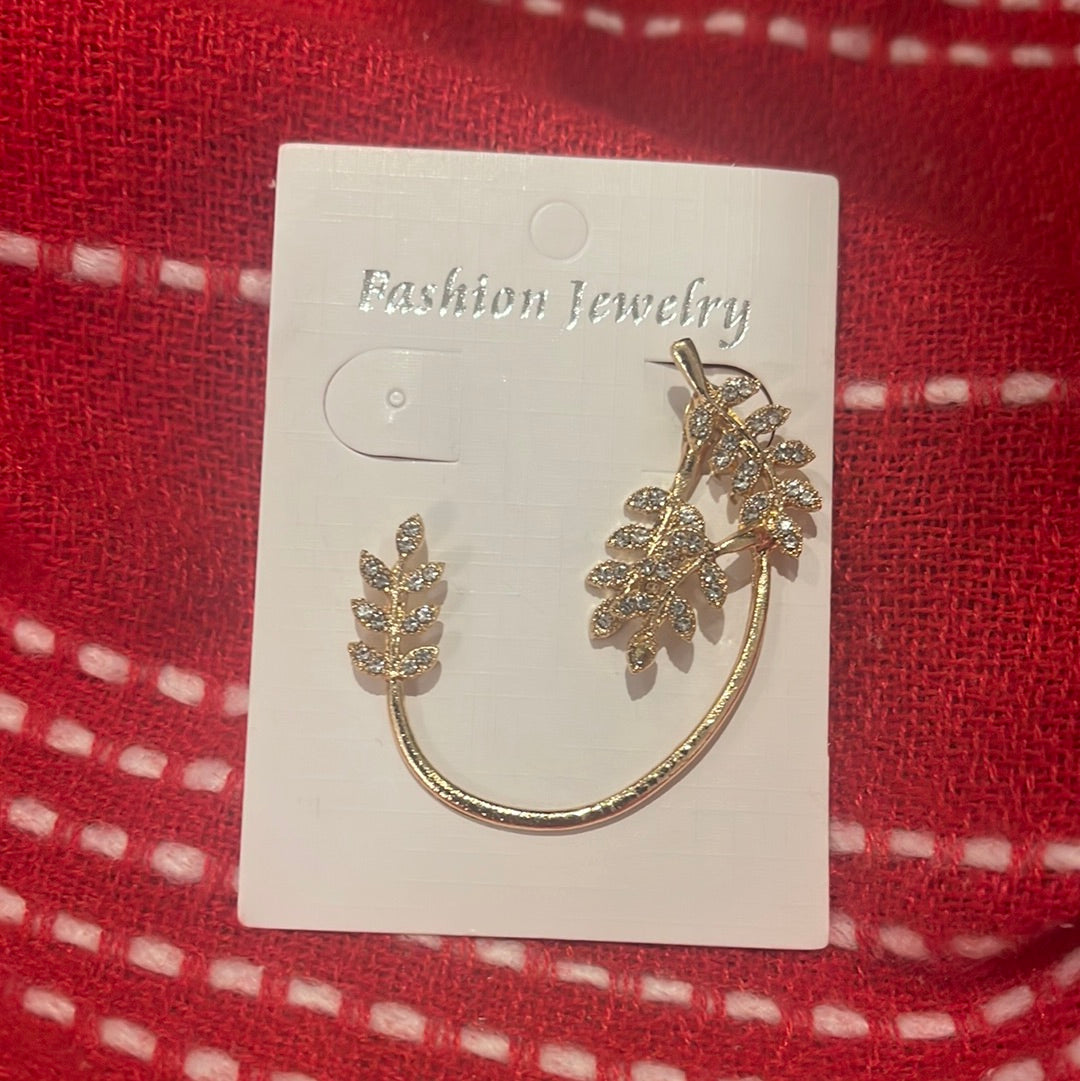 LEAVES EAR CUFF GOLD