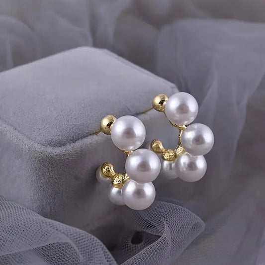 PEARL C-SHAPED EARRINGS